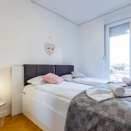 Apartment Lana *