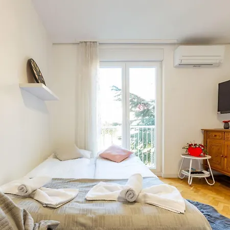 Apartment Lana *