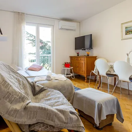 Lana Apartment