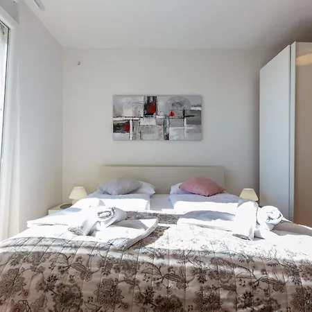 Apartment Lana *