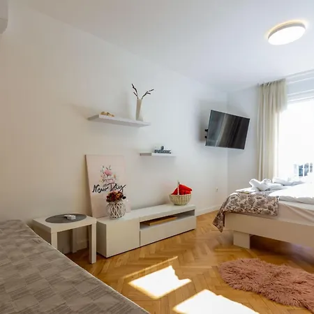 Apartment Lana *
